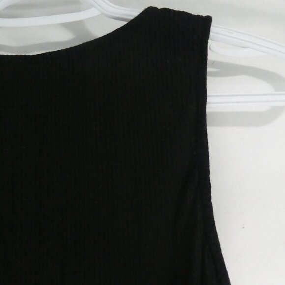 JO & CO | small | Ribbed Sleeveless Top | V-Neck | Lace-Up Front - Picture 10 of 12